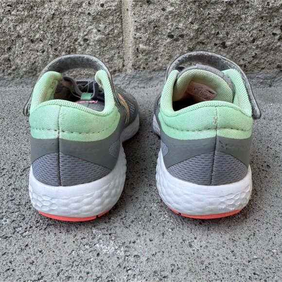 NEW BALANCE 720v4 Sneakers Girls 11.5 29 Gray Neon Pink Laceless Running Shoes - Picture 4 of 10